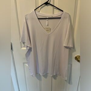 Fabletics NWT V-Neck Performance Tee | XXL/1X | Classic White Active Top